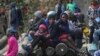 Orang-orang yang mengungsi untuk menghindari serangan geng-geng bersenjata, tampak berlindung di balai kota lingkungan Kenscoff di pinggiran Port-au-Prince, Haiti (foto: dok). 
