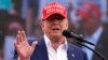 Trump regresa al Capitolio para reunirse con legisladores republicanos, por primera vez desde el ataque del 6 de enero
