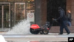 Čišćenje trotoara u Čikagu
