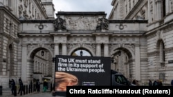 Godine 2020. tadašnji britanski premijer Boris Johnson spojio je Odjel za međunarodni razvoj (DFID), koji je nadgledao programe pomoći Ujedinjenog Kraljevstva, sa Ministarstvom vanjskih poslova.