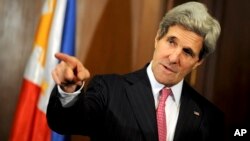 Menlu AS John Kerry akan berbicara dengan PM Israel Benjamin Netanyahu dan Presiden Palestina Mahmoud Abbas minggu ini (foto: dok).
