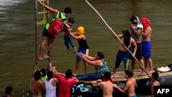 In Photos: Caravan of Central American Migrants
