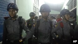 လုံခြုံရေးရဲများ နေရာယူစဉ် 