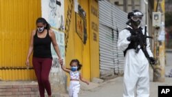 La alcaldesa de Bogotá ordenó restricciones estrictas desde el lunes 13 de julio en las áreas que sufren las mayores tasas de contagio. 