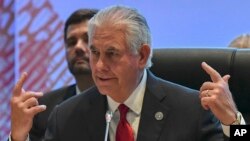 美国国务卿蒂勒森在菲律宾首都马尼拉出席东盟区域论坛系列会议（2017年8月6日）