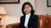 前国际刑警组织主席孟宏伟的妻子高歌在法国里昂接受美联社采访。（2021年11月18日）