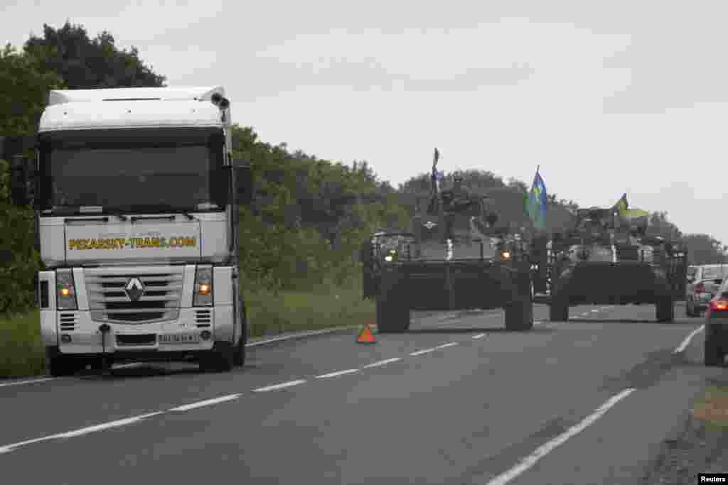 Український військовий патруль у Донецькій області.