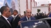 Algérie : le limogeage du Premier ministre, "chronique d'une chute annoncée" 