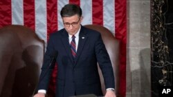 El presidente de la Casa de Representantes, Mike Johnson, republicano, captado este jueves 11 de abril al inicio de sesión plenaria en el Capitolio en Washington después de que el primer ministro de Japón, Fumio Kishida, pronunciara un discurso ante el pleno legislativo.