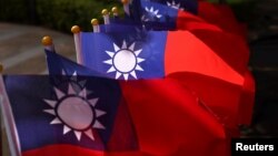 Arhiva - Tajvanska zastava tokom proslave Nacionalnog dana zastave, u Taojuanu, Tajvan, 8. oktobra 2021.