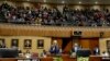 La senadora estatal de Arizona, Shawnna Bolick, habla durante una sesión de la cámara alta, el miércoles 1 de mayo de 2024, en el Capitolio en Phoenix. 