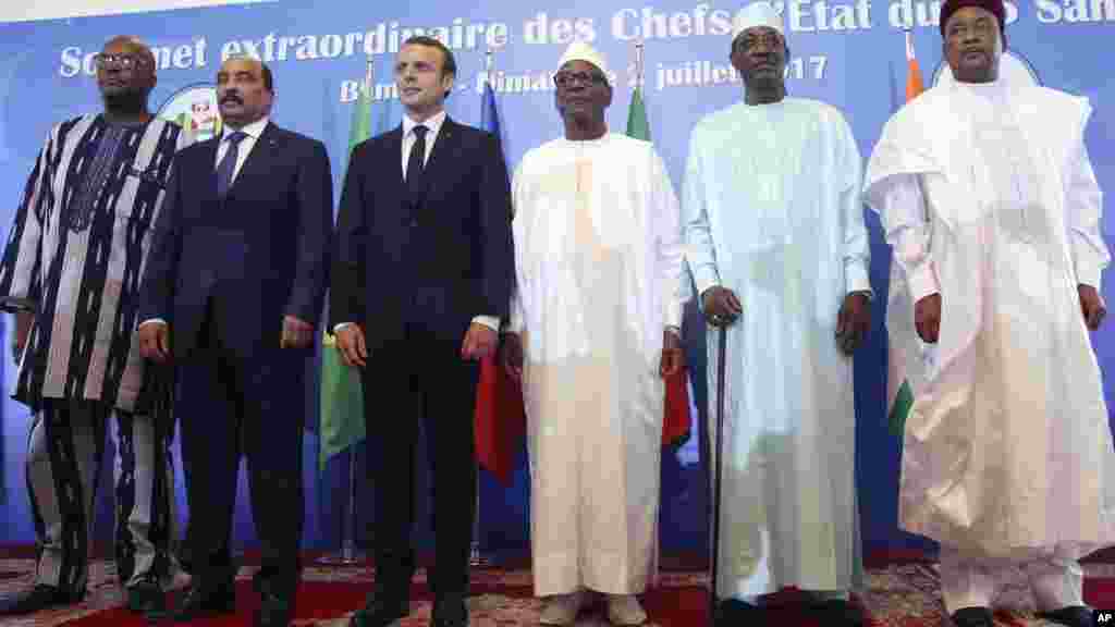 Les chefs d’Etat du Burkina Faso, de Mauritanie, de France, du Mali, du Tchad et du Niger au sommet consacré au lancement du « G5 Sahel » à Bamako le 2 juillet.