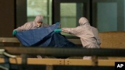 La Policía Metropolitana dijo que “varias” personas resultaron heridas, pero no informó cuántas eran ni cuál era su estado. 