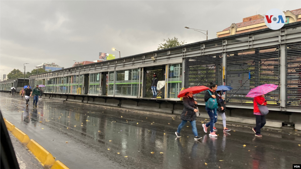 Los bloqueos en Bogotá han generado cierres en los servicios públicos, pérdidas económicas y desabastecimiento de alimentos.