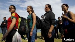 20 mujeres y 71 varones viajaban en tránsito hacia los EEUU. Las autoridades migratorias ratificaron su compromiso de aplicar la ley sin distingos de nacionalidad.