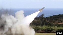 Penembakan misil dari darat ke udara dari pangkalan militer Jiupeng di Pingtung County, Taiwan (18/1).