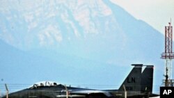 美軍戰機預備從北約基地出發執行利比亞禁飛區巡邏任務
