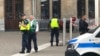 Двое американцев получили ножевые ранения от экстремиста в центре Амстердама