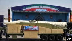Un missile balistique près lors du défilé marquant le 37e de l’invasion irakienne en Iran, Téhéran, 22 septembre 2017.