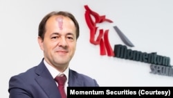 Nenad Gujaničić, broker