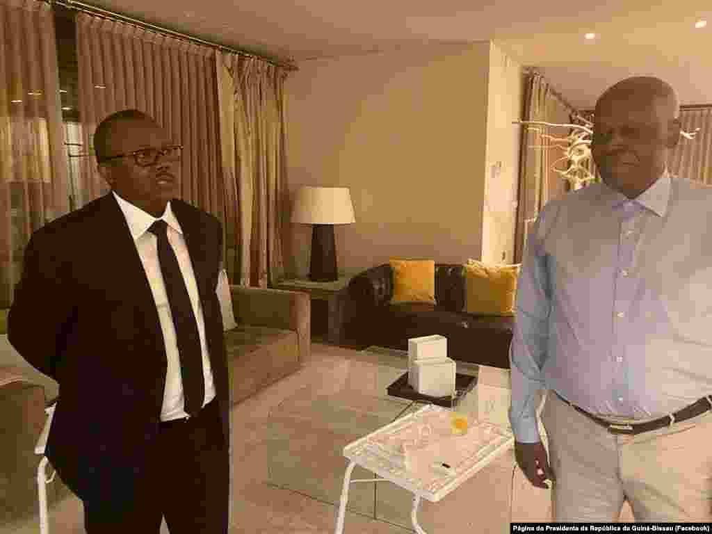 Úmaro Sissoco Embaló, Presidente guineense, e José Eduardo dos Santos, antigo Presidente angolano, 30 outubro 2020