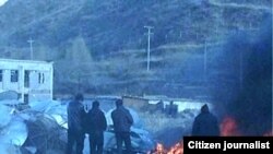 现场组图:青海当局捣毁藏人卫星电视接收器
