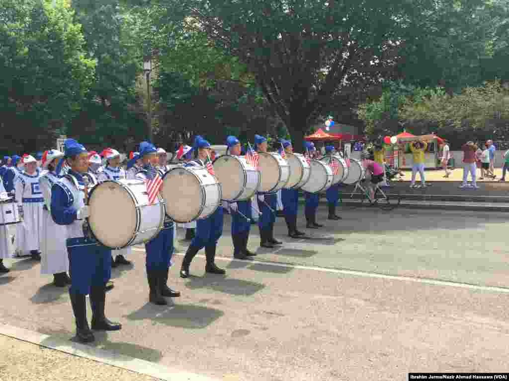 Makada na zagaya birnin Washington DC a ranar bikin zagayowar ranar da Amurka ta samu 'yancin kai, Yuli, 4, 2017