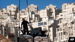 پلیس اسرائیل حمله شامگاه چهارشنبه را عملیاتی تروریستی نامید.
