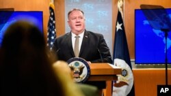 El secretario de Estado Mike Pompeo habla durante una conferencia de prensa en el Departamento de Estado en Washington, el miércoles 2 de septiembre de 2020.