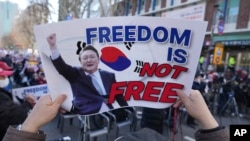 南韓遭彈劾總統尹錫悅的支持者於2月13日在南韓首爾憲法法院附近舉行反對彈劾集會。