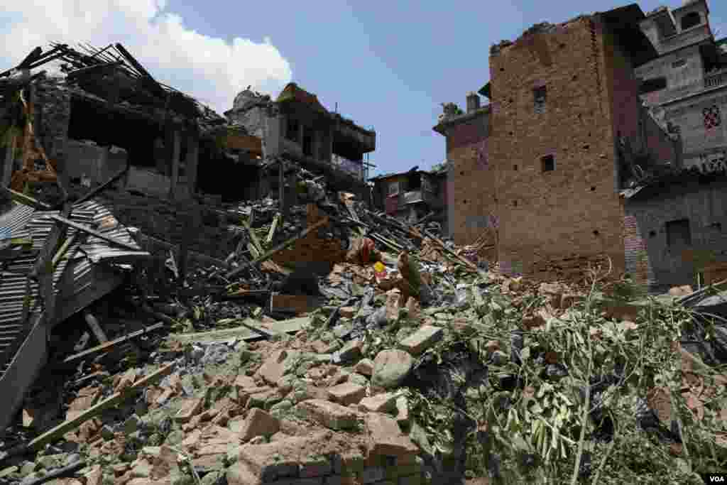 Tens of thousands of homes have either been destroyed or rendered uninhabitable. (Hilmi Hacaloglu/VOA)