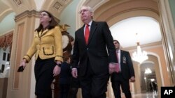 Una propuesta del líder de la mayoría en el Senado, Mitch McConnell, habría impuesto un apretado calendario de dos días para abrir los argumentos de cada lado.