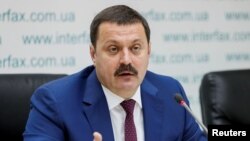 Arhiva- Ukrajinski poslanik Andrij Derkač, na konferenciji za novinare u Kijevu, Ukrajina, 9. oktobra 2019.