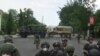 國防部長不支持動用現役軍人平息示威