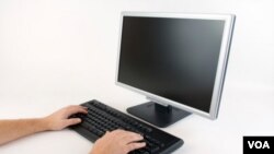 Menteri Komunikasi Australia, Stephen Conroy, menyebut PM baru Julia Gillard menginginkan pendekatan baru bagi isu penyensoran internet.