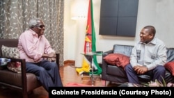 Novo encontro entre Dhlakama (esq.) e Nyusi (dir) sem data
