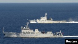 中國海監船於星期四在東海有爭議島嶼附近進行短時間巡航