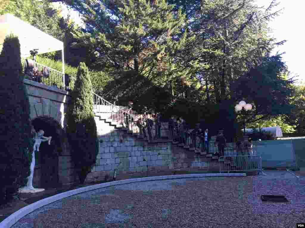 هتل بوریواژ در لوزان سوئیس میزبان نشست آمریکا، روسیه و قدرتهای منطقهای درباره سوریه است–۲۴مهر۱۳۹۵