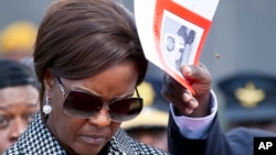 Le Première dame Grace Mugabe lors d'une cérémonie d'enterrement à Harare, le 13 mai 2017. 