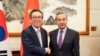 中韩外长会谈，王毅呼吁稳定双边“困难”的关系 