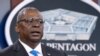 ARCHIVO - En esta fotografía del 21 de julio de 2021, el secretario de Defensa, Lloyd Austin, habla en una conferencia de prensa en el Pentágono en Arlington, Virginia.