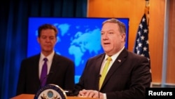 Državni sekretar Majk Pompeo i ambasador za međunarodne verske slobode Sem Braunbek predstavljaju godišnji izveštaj Stejt departmenta o verskim slobodama u svetu.