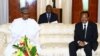 ប្រធានាធិបតី​កាមេរូន Paul Biya (រូប​ស្តាំ) ជួប​ជាមួយ​សមភាគី​នីហ្សេរីយ៉ា​របស់​លោក​គឺ លោក Muhammadu Buhari នៅ​វិមាន​ប្រធានាធិបតី​នៅ​ក្នុង​ក្រុង​យុនដេ (Yaounde) ប្រទេស​កាមេរូន កាលពី​ថ្ងៃទី២៩ ខែកក្កដា ឆ្នាំ២០១៥។