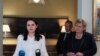 Udhëheqësja e opozitës Sviatlana Tsikhanouskaya, majtas, dhe Kryeministrja e Norvegjisë Erna Solberg gjatë një konference për shtyp në Lituani, 8 shtator 2020.