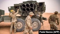 Washington va livrer "aux Ukrainiens des systèmes de missile plus avancés et des munitions qui leur permettront de toucher plus précisément des objectifs clé sur le champ de bataille en Ukraine".
(Image d'Archives)