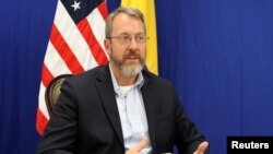 El encargado de negocios de EE.UU. en Venezuela, James Story, habló este jueves sobre los planes de su país por retornar a estadounidenses varados por el coronavirus en la nación latinoamericana.