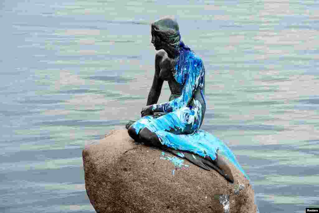 Patung Mermaid di Kopenhagen, Denmark kembali menjadi sasaran vandalisme dan penuh coretan cat oleh tangan-tangan tak bertanggung jawab.