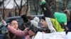 За побоїще на Євромайдані люди і опозиція вимагають відставки Януковича 