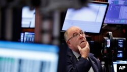 Los resultados de la matriz de Google superaron las estimaciones, pero sus acciones fueron lastradas al inicio de la sesión por el fuerte aumento de su gasto.