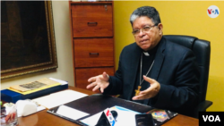 Foto de archivo de José Luis Azuaje, presidente de la Conferencia Episcopal Venezolana, en conversación con la Voz de América.